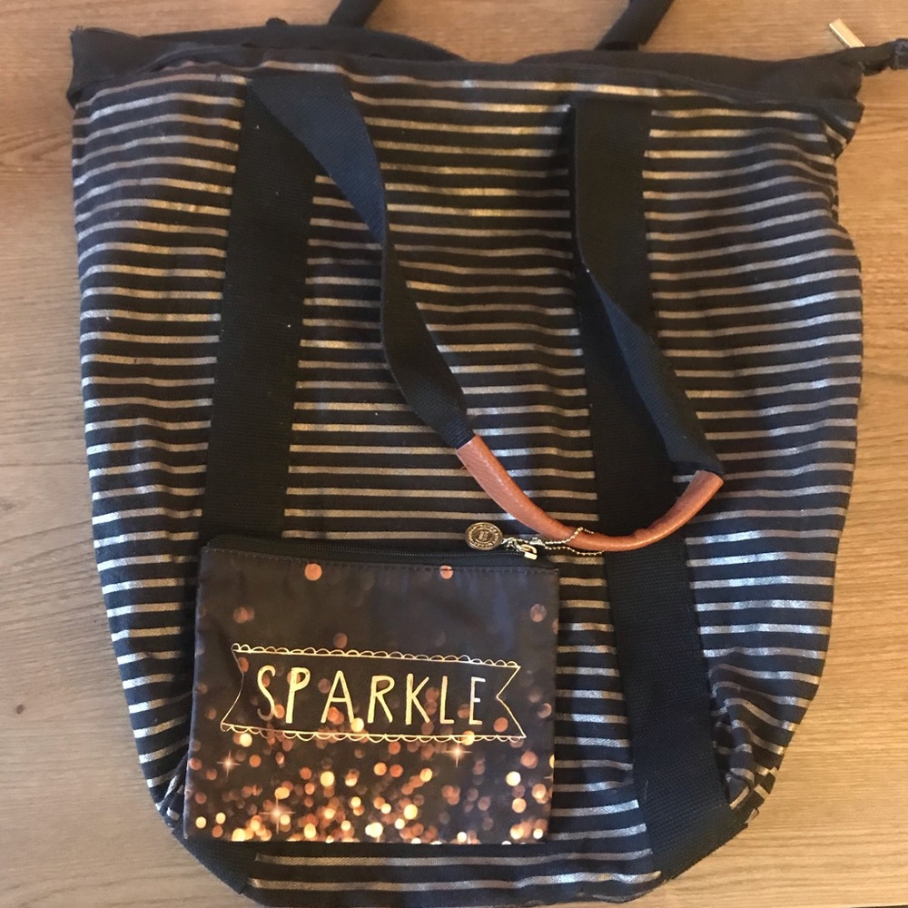 🌼Sold on Ⓜ️🌼 Striped Tote